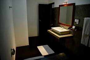 Camellia Resort and Spa