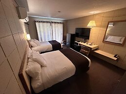 Airport Inn