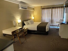Airport Inn