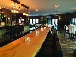 Vance Creek Hotel & Conference Centre