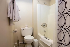 Vance Creek Hotel & Conference Centre