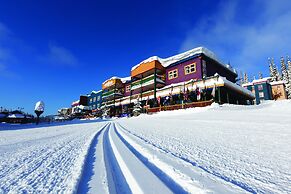 Vance Creek Hotel & Conference Centre