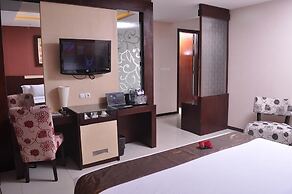 Scarlet Dago Hotel