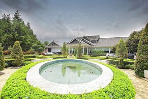 Lido Lake Resort By MNC Hotel