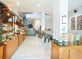 Lido Lake Resort By MNC Hotel