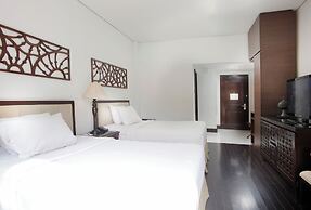 Lido Lake Resort By MNC Hotel