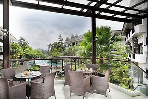 Lido Lake Resort By MNC Hotel