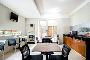 LeGreen Suite Pejompongan