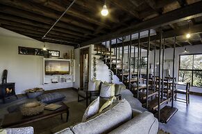 A Hilltop Country Retreat