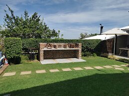 A Hilltop Country Retreat