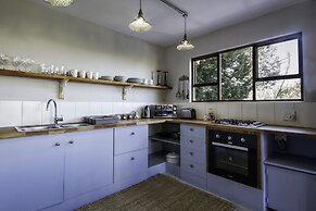 A Hilltop Country Retreat