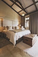 A Hilltop Country Retreat