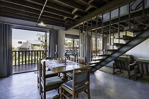 A Hilltop Country Retreat