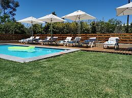 A Hilltop Country Retreat