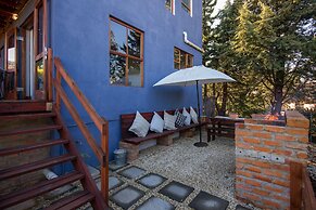 A Hilltop Country Retreat