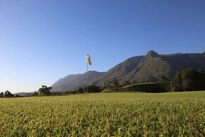 A Hilltop Country Retreat