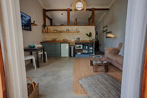 A Hilltop Country Retreat