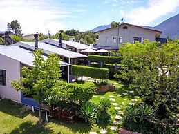 A Hilltop Country Retreat