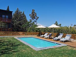 A Hilltop Country Retreat