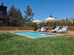 A Hilltop Country Retreat