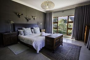 A Hilltop Country Retreat