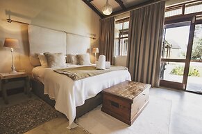 A Hilltop Country Retreat