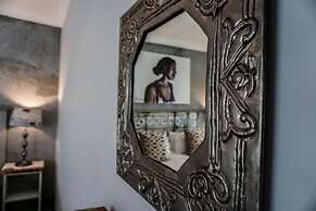 A Hilltop Country Retreat