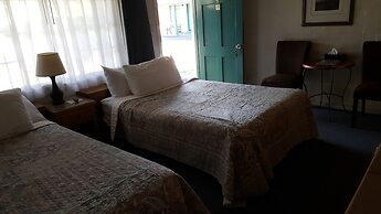 Bishop Village Motel