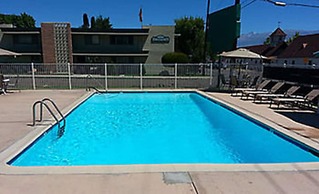 Bishop Village Motel