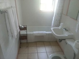 Bishop Village Motel