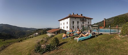 Cabañas Deluxe Basajaun Basoa by IrriSarri Land