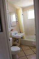 Grand Canyon Caverns Inn