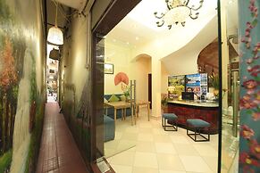 Holiday Lakeview Hotel