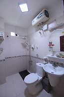 Holiday Lakeview Hotel