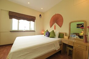 Holiday Lakeview Hotel