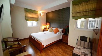 Holiday Lakeview Hotel