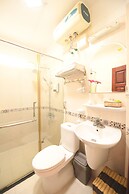 Holiday Lakeview Hotel