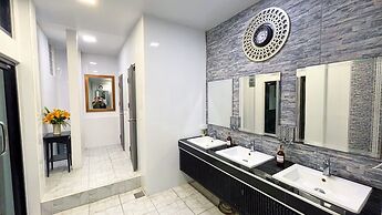 Beach Gallery House