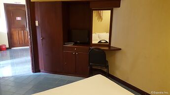 Dumaguete Royal Suite Inn