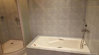 Dumaguete Royal Suite Inn