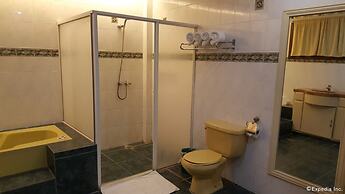 Dumaguete Royal Suite Inn