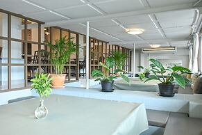 The Krungkasem Srikrung Hotel