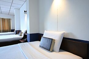 The Krungkasem Srikrung Hotel