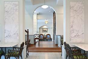 The Krungkasem Srikrung Hotel