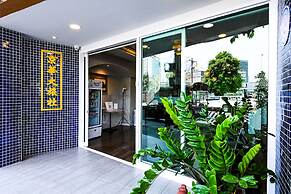 The Krungkasem Srikrung Hotel