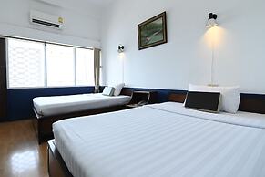 The Krungkasem Srikrung Hotel