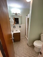 Colonial Inn & Creamery