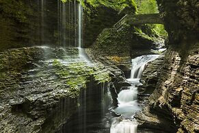 Colonial Inn & Creamery