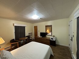 Colonial Inn & Creamery