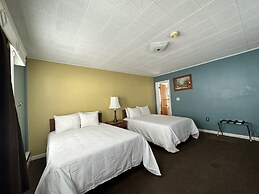 Colonial Inn & Creamery